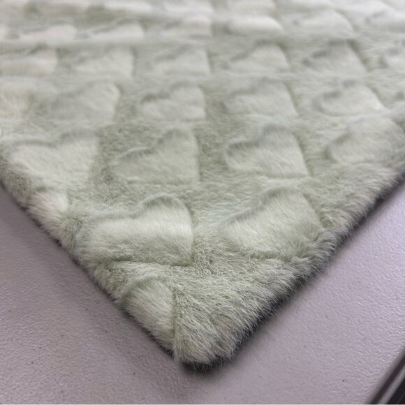 Pottery Barn Fluffy Green Fur Sham Std Pillowcase Pillow Cover Hearts Accent NEW - Picture 1 of 5